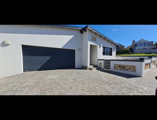 3 BEDROOM HOUSE FOR SALE IN STILBAAI-WES